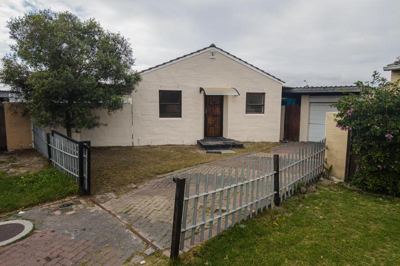 2 Bedroom Property for Sale in Gaylee Western Cape